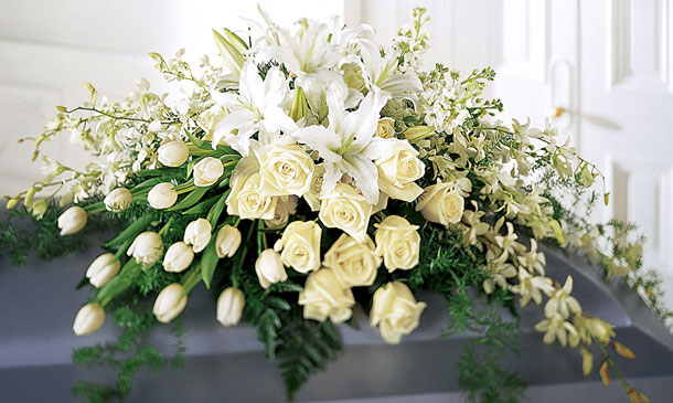 funeral flowers, floral funeral tributes, funeral tribute flowers, coffin sprays, funeral wreaths, funeral wreath tribute flowers 